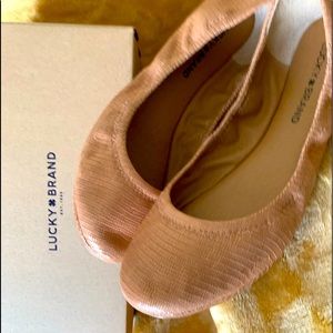 Lucky Brand flats 10M